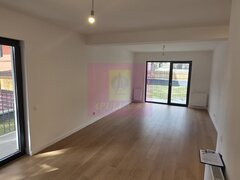 Apartament cu 2 camere de vanzare in Busteni, curte si loc de parcare